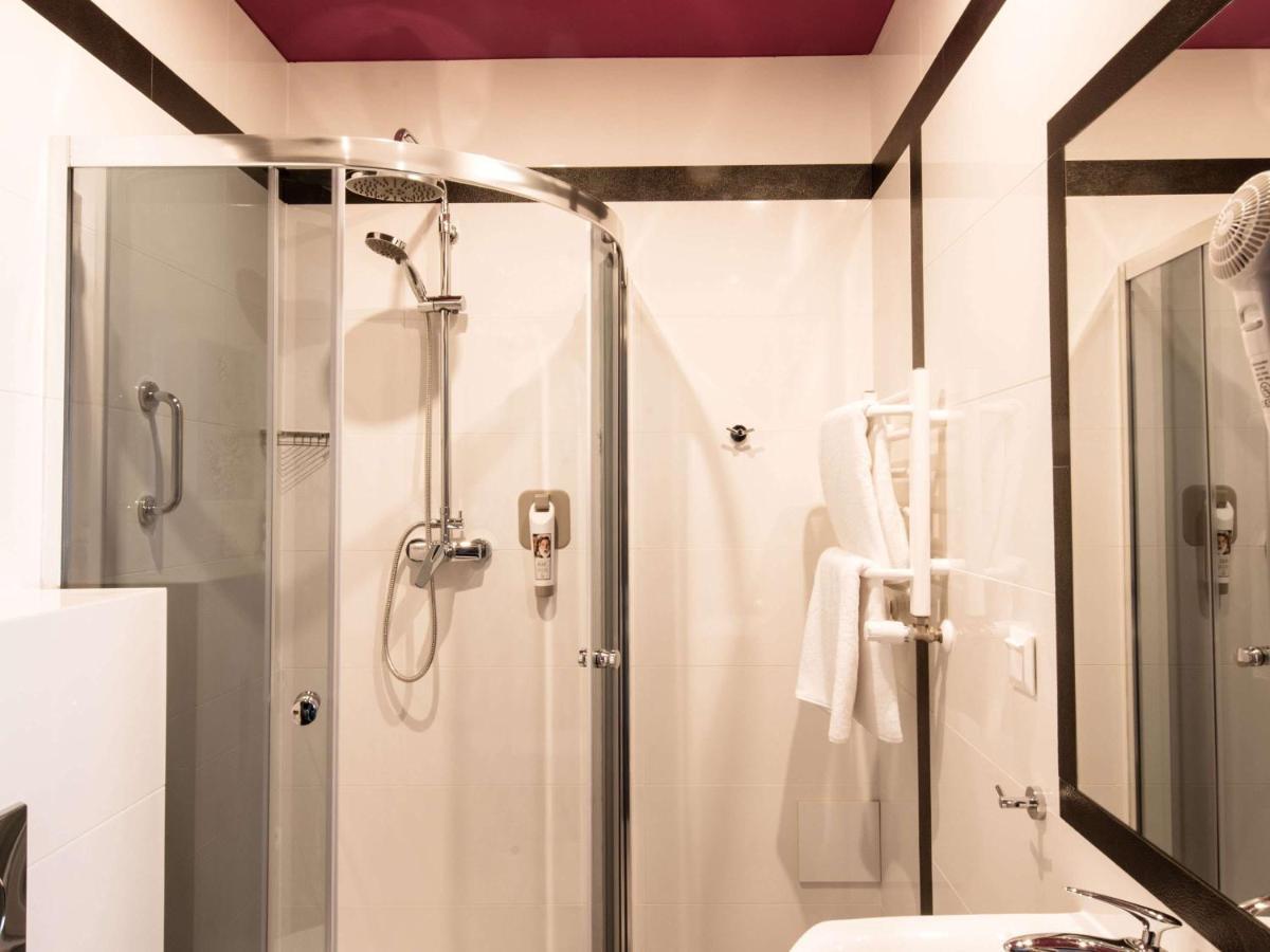 Ibis Styles Gniezno Stare Miasto Exterior photo